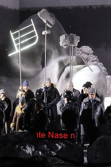 Gesellschaftlicher Konformismus: Dmitri Schostakowitschs "Die Nase", inszeniert von Kirill Serebrennikov im Nationaltheater.