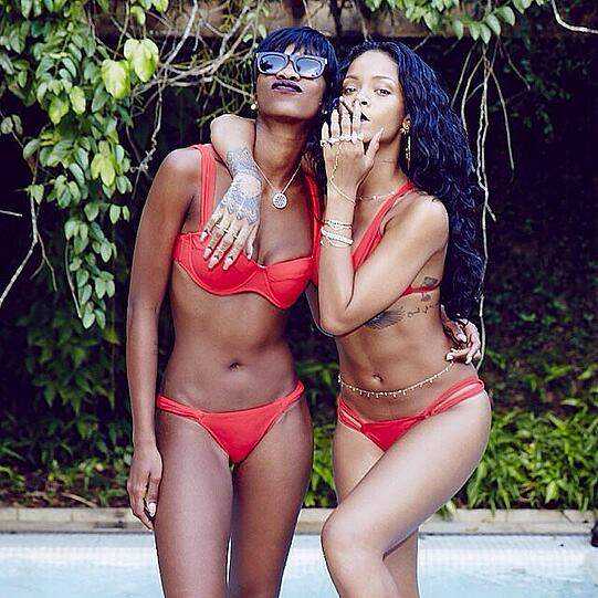 Rihanna hat gerne wenieg an: Die heißen bilder der Sängerin...