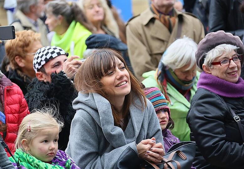 Mit vielen Tanzdarbietungen und Live-Musik wurde vergangenen Woche auf dem Odeonsplatz der Israeltag gefeiert. Die Bilder...
