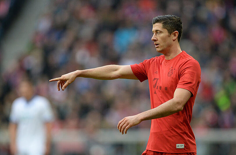 Robert Lewandowski: Note 4.  Gegen seinen Lieblingstorhüter Oliver Baumann hatte der Stürmer zuvor schon zwölfmal getroffen - diesmal ging er leer aus. Verlor die meisten Duelle gegen die Kanten Süle und Vogt, wirkte ein bisschen müde.