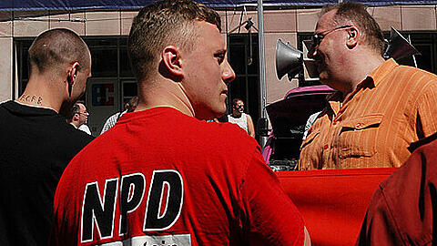 NPD-Demonstranten 2007 bei ihrer Kundgebung in Nürnberg.