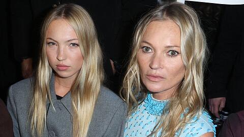 Oft zusammen unterwegs: Im Januar besuchten Lila Grace und Kate Moss zusammen die Dior-Show bei der Paris Fashion Week in Paris.