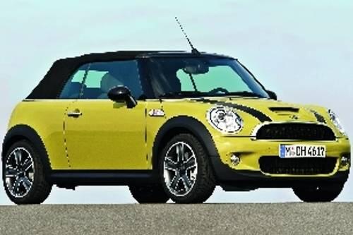 Das Dach des neuen Mini Cabrio lässt sich bis Tempo 30 öffnen.