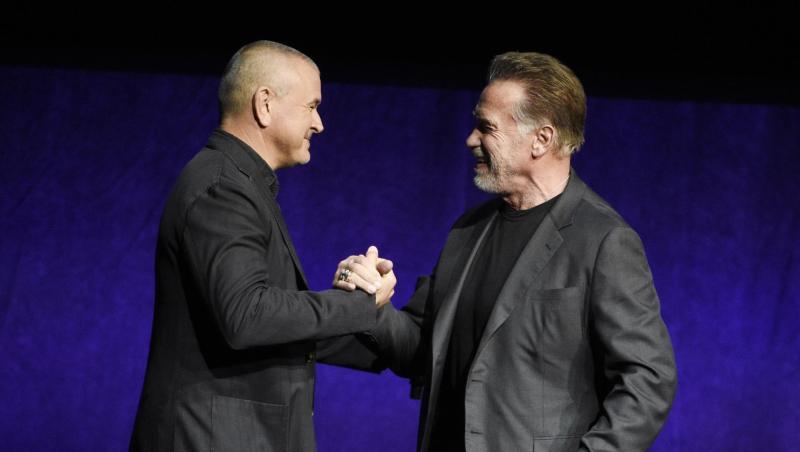 Regisseur Tim Miller (l) und Arnold Schwarzenegger auf der CinemaCon. Regisseur Tim Miller (l) und Arnold Schwarzenegger auf der CinemaCon.