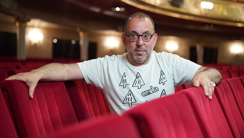 Barrie Kosky über die Corona-Politik: "Viele meiner Kollegen fordern klare Perspektiven ein. Aber das ist unmöglich. Alle Virologen und Expertinnen haben voriges Jahr gesagt, dass der Winter schwierig wird. Und sie haben recht behalten."