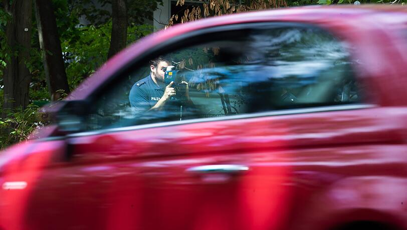 Regelm&auml;&szlig;ige Kontrollen sollen dazu beitragen, die Zahl der Verst&ouml;&szlig;e gegen die H&ouml;chstgeschwindigkeit zu verringern. (Archivfoto)