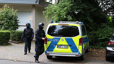 Die Polizei ist am fr&uuml;hen Morgen in Leverkusen im Einsatz.