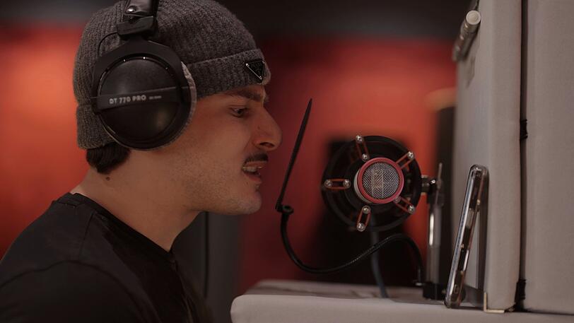 "Es ist hart, ein Mann zu sein", glaubt Rapper Ego aus Frankfurt. "Es ist hart, ein Mann zu sein", glaubt Rapper Ego aus Frankfurt.