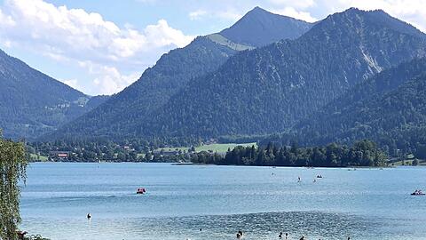 Menschen im Wasser, Boote auf dem See, Picknickdecken auf der Wiese: Genau das ist nicht erw&uuml;nscht &ndash; und es kann teuer werden.
