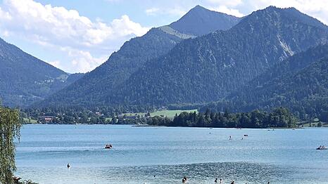 Menschen im Wasser, Boote auf dem See, Picknickdecken auf der Wiese: Genau das ist nicht erw&uuml;nscht &ndash; und es kann teuer werden.