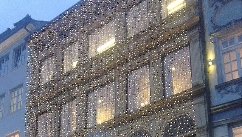 Von filigranem Glitzerregen... Von filigranem Glitzerregen...
