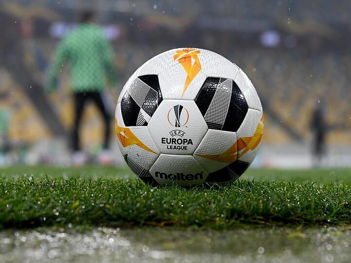 In allen europäischen Topligen und Wettbewerben ruht wegen der Coronavirus-Pandemie der Ball.