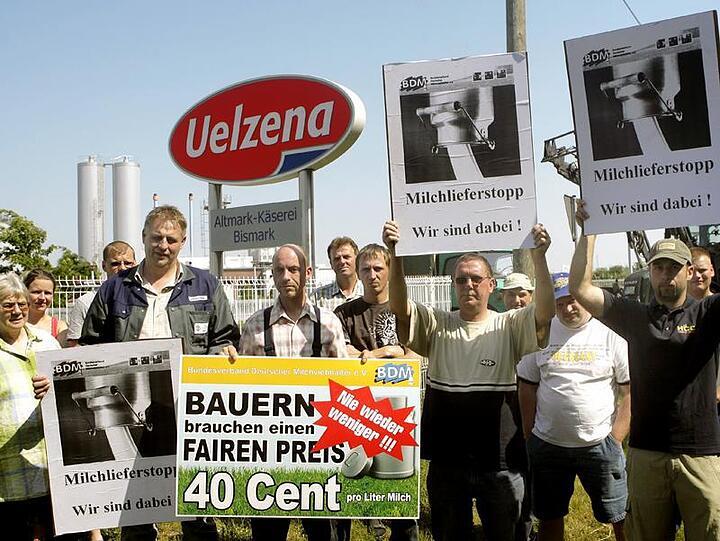 Der Protest zeigt Wirkung: Bauern vor der Zentrale von Aldi Süd. Der Discounter ist bereit, die Preise neu zu verhandeln.