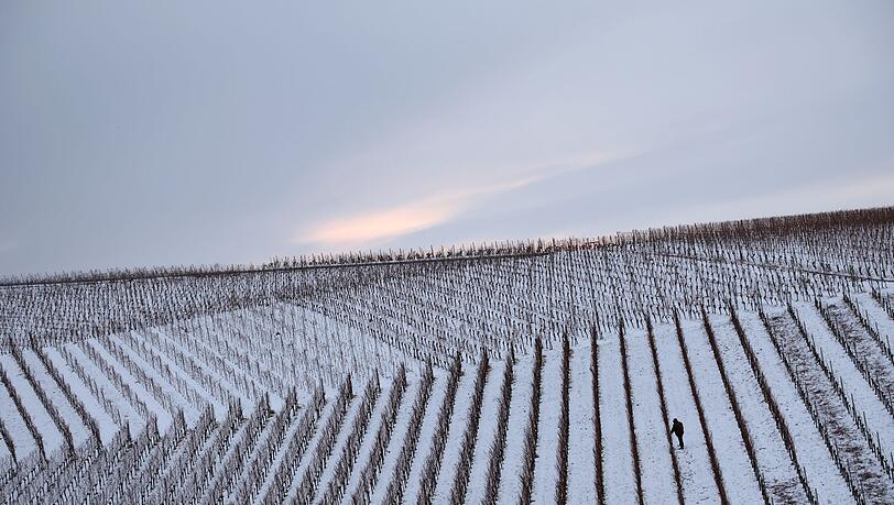 In Bayern wird es am Wochenende glatt. Im Norden wird einiges an Neuschnee erwartet.