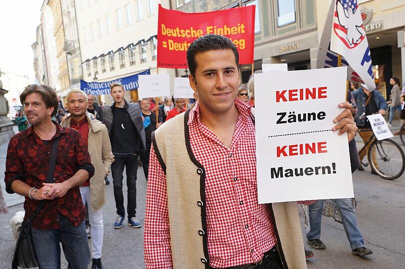 Gegen Asylrechtsverschäfungen - für offene Grenzen: Bilder von der Demo am Samstag.