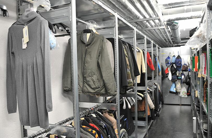 Im Städtischen Fundbüro häuft sich so einiges an: Die Fraktion der Bürgerlichen Mitte im Stadtrat möchte, dass die Einrichtung bürgerfreundlicher wird.