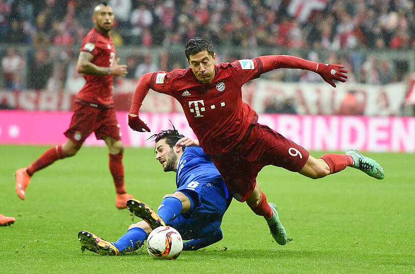 Robert Lewandowski - Note 3: Vergab eine Großchance nach Costa-Pass (14.), sonst nicht mit der Präsenz der vergangenen Wochen. Aber dann: Knipste nach Ribéry-Vorlage sein 22. Saisontor (84.).