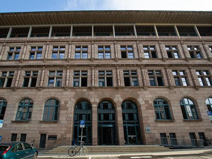 Außenansicht des Amtsgerichts. Foto: Daniel Karmann/Archiv