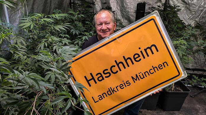 Vaclav Wenzel Cerveny, Betreiber des Hanfshops "Natur Erlebniswelt" in Aschheim, will jetzt Bürgermeister werden.