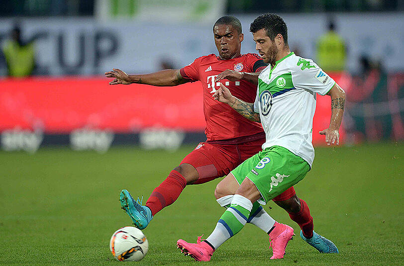 DOUGLAS COSTA NOTE 2: Der Neuzugang als Frischerwindmacher auf links, setzte Wolfburgs Vieirinha ordentlich zu. Sein Pass führte zum 1:0 durch Robben. War einmal zu brav! Hätte das 1:0 machen müssen, legte aber nochmal rüber zu Lewandowski (26.). Sah bei einem Defensivausflug auf die rechte Seite Gelb (21.). Auch er sicher im Elfmeterschießen.