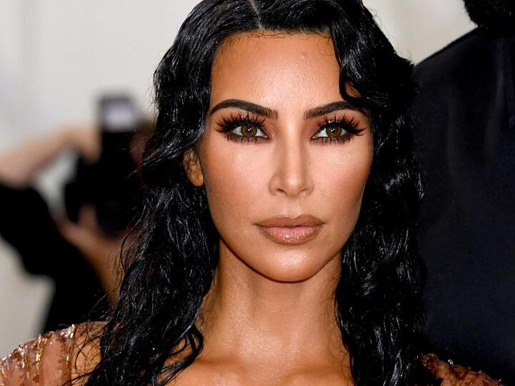 Kim Kardashian und Rapper Kanye West haben den Namen ihres Babys bekanntgegeben.