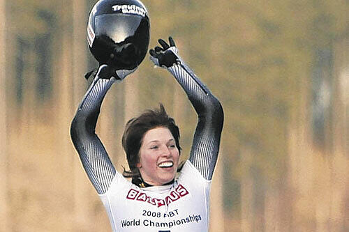 Weltmeisterlicher Strecksprung: Skeleton-Ass Anja Huber.