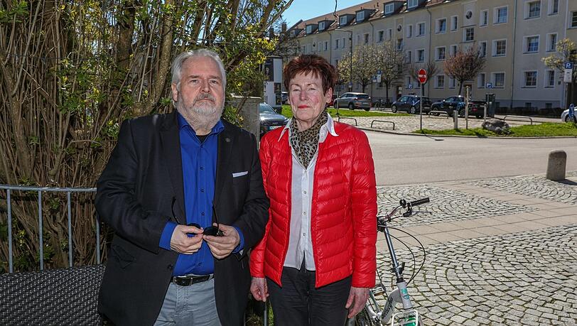 Günther Görlich und Marianne Klima am Candidplatz. Die beiden kämpfen für eine Sicherheitswacht in Untergiesing-Harlaching. Günther Görlich und Marianne Klima am Candidplatz. Die beiden kämpfen für eine Sicherheitswacht in Untergiesing-Harlaching.