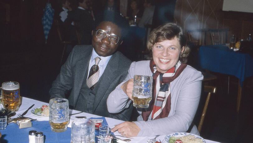 In den 1980ern: Christiane Blumhoff mit ihrem Ehemann Charles Pearce, der 2004 verstarb. In den 1980ern: Christiane Blumhoff mit ihrem Ehemann Charles Pearce, der 2004 verstarb.