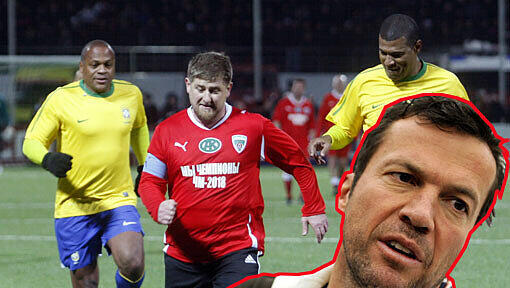 Der kleine Dicke in der Mitte ist Tschetscheniens Herrscher Ramsan Kadyrow, flankiert von zwei Brasilianern. Auch Lothar Matthäus spielte in Grosny mit. Der kleine Dicke in der Mitte ist Tschetscheniens Herrscher Ramsan Kadyrow, flankiert von zwei Brasilianern. Auch Lothar Matthäus spielte in Grosny mit.