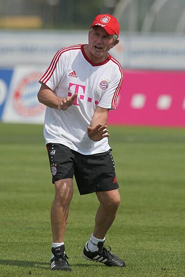 Neue Bilder vom Trainingslager der Bayern am Gardasee.