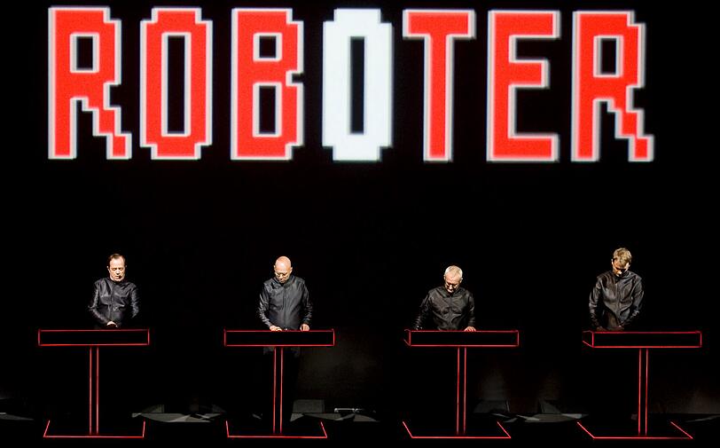 Mit ihren alten Hits "Das Model" oder "Autobahn" kann die 1970 gegründete Band Kraftwerk nach wie vor ihre Fans begeistern. Eine 3D-Show tut dabei ihr Übriges.