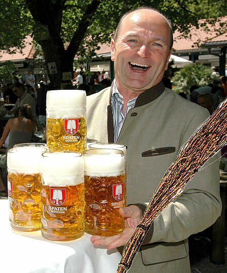 Sepp Krätz - Ärger, nix als Ärger: 2011 begann schlecht &ndash; und wurde zum Ende hin nicht besser für Sepp Krätz: Im Januar zeigt ein Ex-Mitarbeiter des Hippodroms den Wiesn-Wirt wegen Körperverletzung an, im Juli und September schauen Steuerfahnder im Andechser am Dom vorbei. Vorwurf: Schwarzarbeit. Ob das alles stimmt oder nicht: Nix als Ärger für den Sepp.
