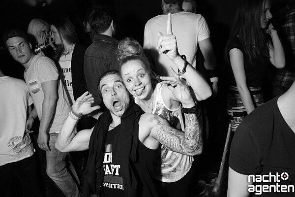 Unter dem Motto "YOU ARE 1 OUT OF 100BLACKDOLPHINS" wurde Samstag im Crux gefeiert. Mehr Bilder unter: www.nachtagenten.de