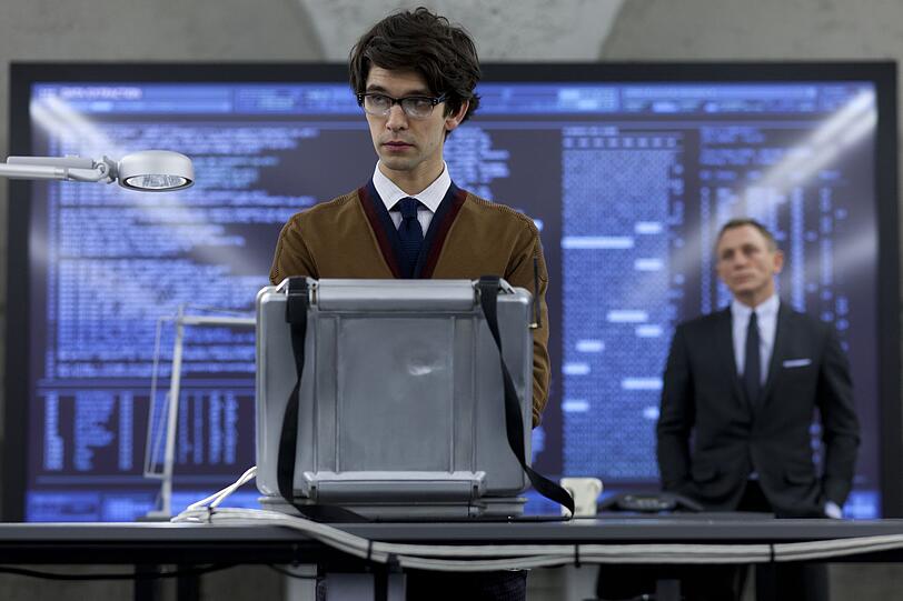 Im Jahr 2012 war Ben Whishaw (links) in "Skyfall" erstmals in der Rolle des Computerspezialisten Q zu sehen.