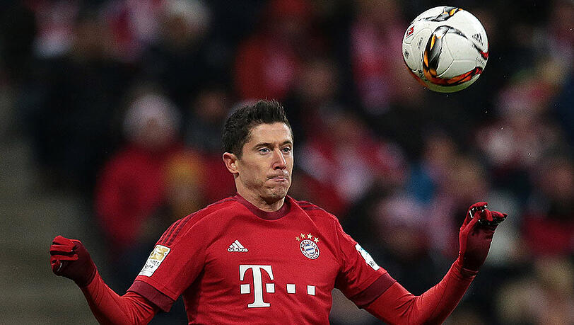 Der Vertrag von Robert Lewandowski beim FC Bayern läuft 2019 aus. Der Vertrag von Robert Lewandowski beim FC Bayern läuft 2019 aus.