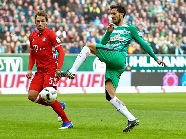 MATS HUMMELS: NOTE 3. Gegen Pizarro oder Kruse meist Sieger dank überlegenem Stellungsspiel. Im Grunde eine souveräne Partie des Abwehrchefs. Aber: Kam beim 1:2 durch Kruse zu spät. Sah schlecht aus bei diesem einen schnellen Werder-Angriff.
