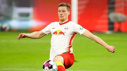 Leipzigs Spieler Marcel Halstenberg am Ball.