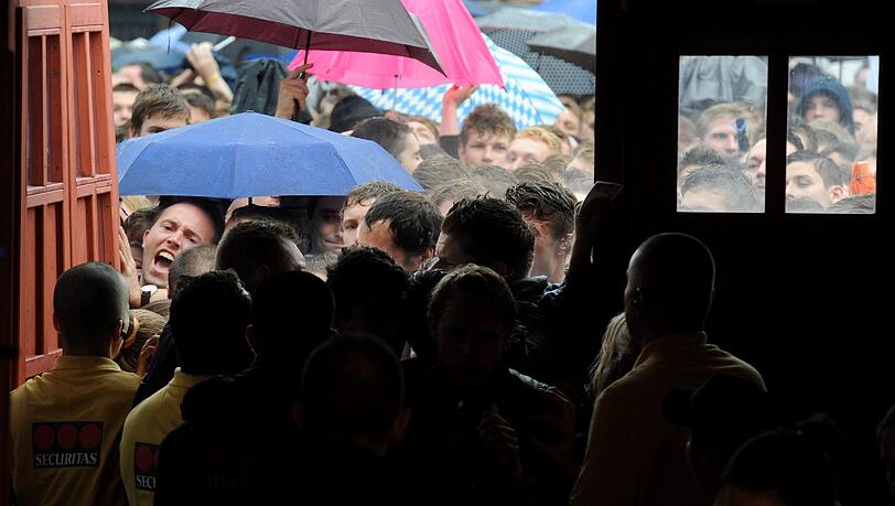Die Ordner auf der Wiesn sind bald schärferen Regeln unterworfen. Die Ordner auf der Wiesn sind bald schärferen Regeln unterworfen.