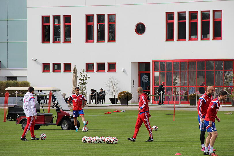 Am Dienstag gab's an der Säbener Straße ein öffentliche Trainingseinheit. Hier gibt's die Bilder!