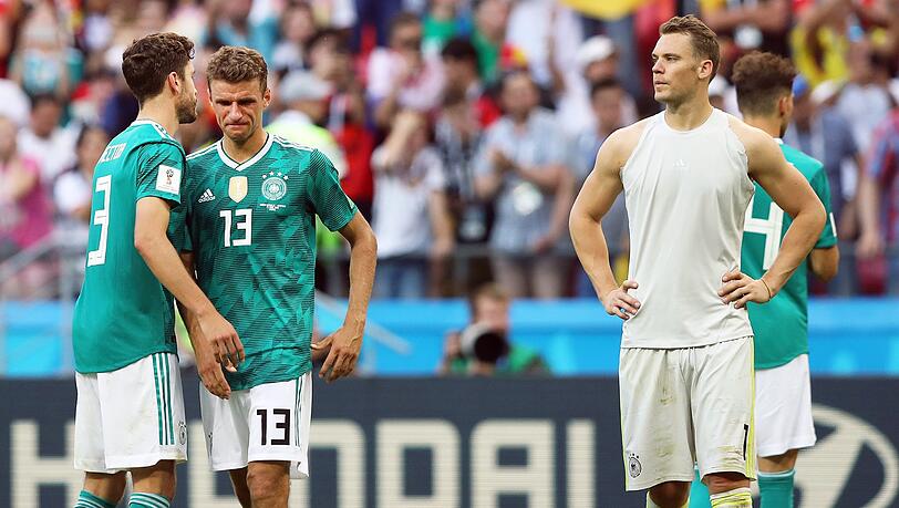 Völlig bedient: Manuel Neuer und das DFB-Team nach dem Aus bei der Fußball-WM 2018. Völlig bedient: Manuel Neuer und das DFB-Team nach dem Aus bei der Fußball-WM 2018.