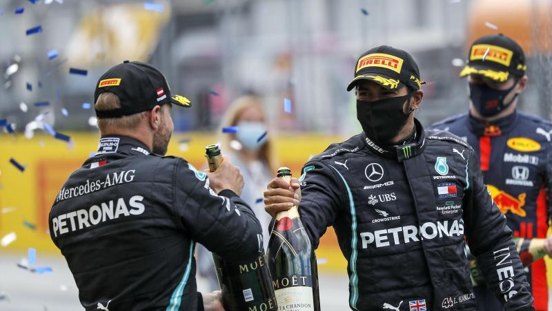 Hatten in Spielberg erneut Grund zum Feiern: Lewis Hamilton (r) und sein Mercedes-Teamkollege Valtteri Bottas. Hatten in Spielberg erneut Grund zum Feiern: Lewis Hamilton (r) und sein Mercedes-Teamkollege Valtteri Bottas.