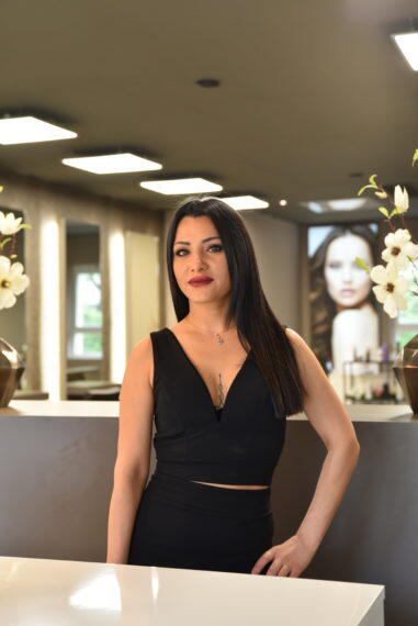 Das perfekte Styling an diesem Tag darf natürlich nicht fehlen und das gibt es für das Gewinnerpaar von Nesrin Hairlounge im Wert von 305 €. Das perfekte Styling an diesem Tag darf natürlich nicht fehlen und das gibt es für das Gewinnerpaar von Nesrin Hairlounge im Wert von 305 €.