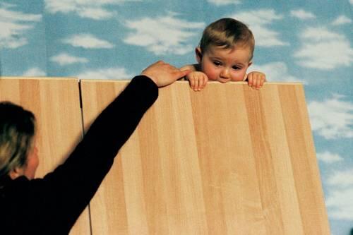 Ein fliegendes Baby ist der Held dieses Films.