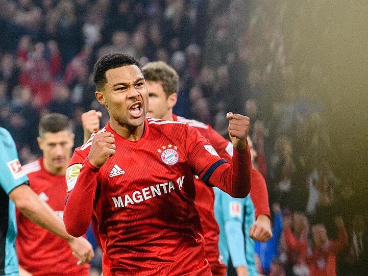 Serge Gnabry, Spieler des FC Bayern München, jubelt über ein Tor. Foto: Matthias Balk/Archiv