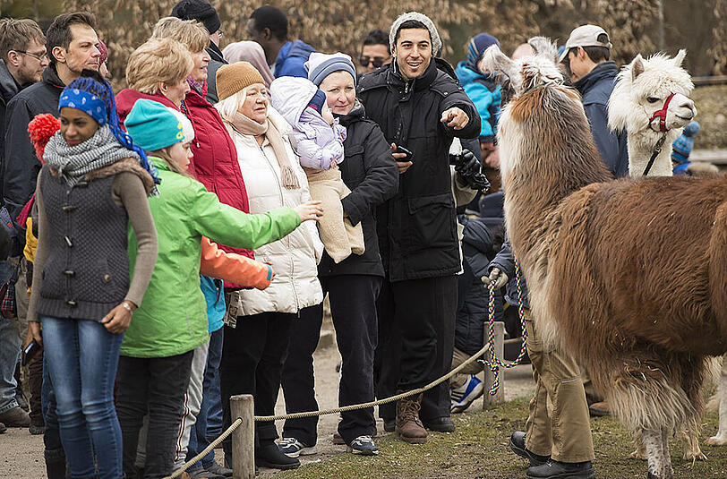 Besondere Aktion in Hellabrunn: Am letzten Samstag wurden Flüchtlinge und sozial schwächere Familien aus München den Tierpark besuchen.