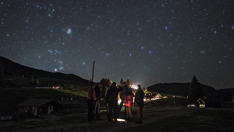 Nachtwanderung mit Astronomieunterricht: Eine Gruppenführung auf die Winklmoosalm. Nachtwanderung mit Astronomieunterricht: Eine Gruppenführung auf die Winklmoosalm.