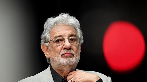 Die Vorwürfe von Frauen wegen sexueller Belästigung gegen Placido Domingo haben Folgen für den Sänger.
