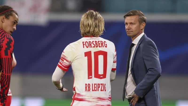 Leipzigs Trainer Jesse Marsch (r) war negativ überrascht vom Einbruch seiner Mannschaft.