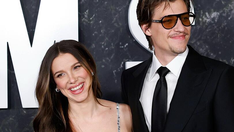 Die erst 20-jährige Millie Bobby Brown und der 22-jährige Jake Bongiovi sind verheiratet. Die erst 20-jährige Millie Bobby Brown und der 22-jährige Jake Bongiovi sind verheiratet.