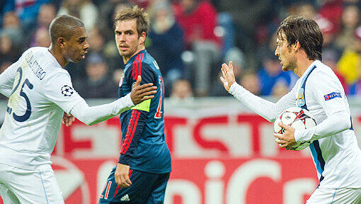 Manchester City jubelt über den 3:2-Sieg beim FC bayern. Gruppensieger ist aber der Titelverteidiger aus München. Manchester City jubelt über den 3:2-Sieg beim FC bayern. Gruppensieger ist aber der Titelverteidiger aus München.